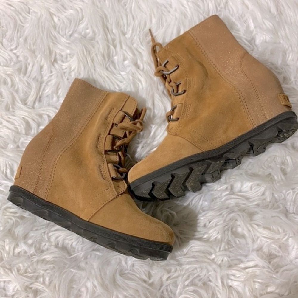 SOREL Joan Of Artic metallic & reg suede hidden wedge laceup bootie women’s sz 5 - Picture 2 of 11